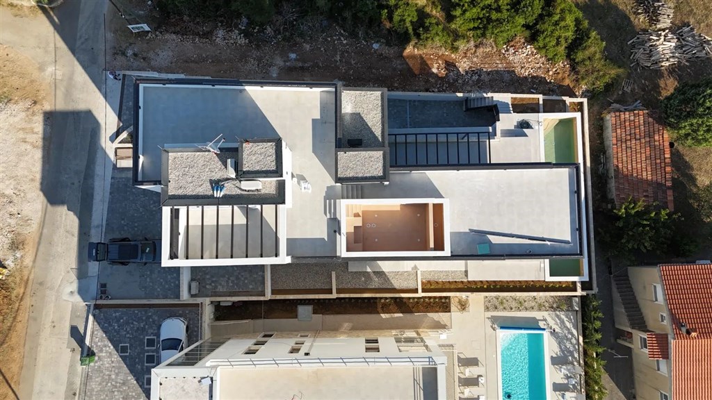 na-prodej-luxusni-apartman-se-3-loznicemi-v-novostavbe-s-castecnym-vyhledem-na-more-zadar-kozino-chorvatsko