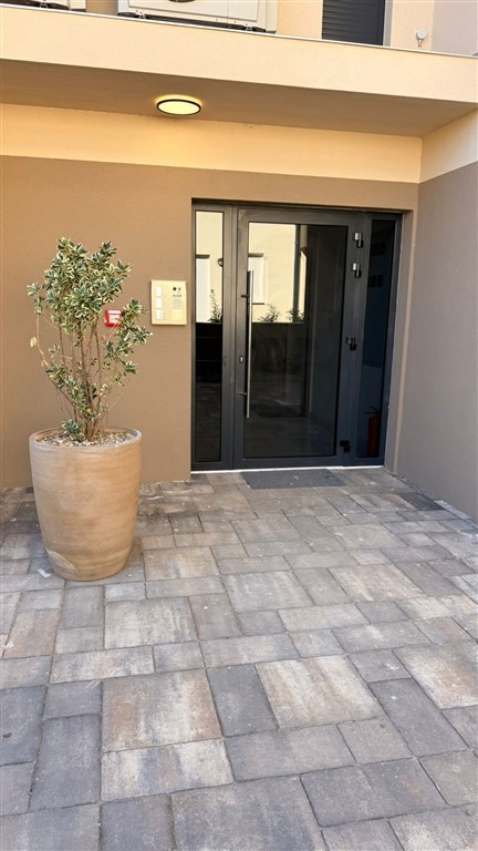 na-prodej-prostorny-novy-apartman-se-3-loznicemi-v-blizkosti-more-privlaka-chorvatsko