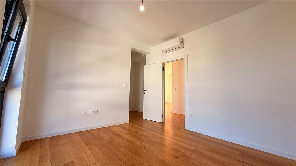 na-prodej-prostorny-novy-apartman-se-3-loznicemi-v-blizkosti-more-privlaka-chorvatsko