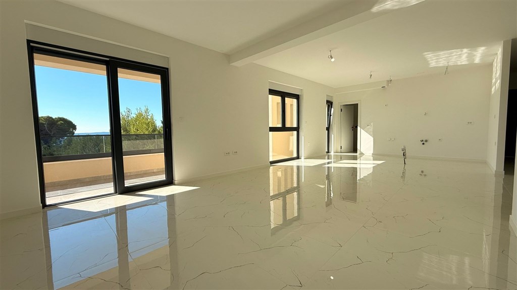 na-prodej-prostorny-novy-apartman-se-3-loznicemi-v-blizkosti-more-privlaka-chorvatsko