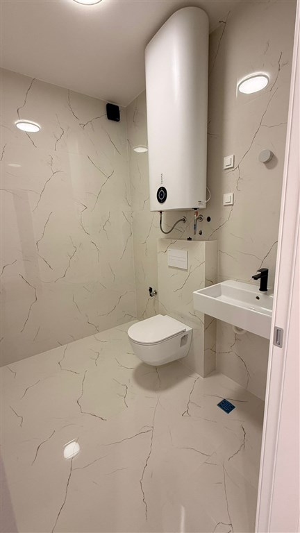 na-prodej-prostorny-novy-apartman-se-3-loznicemi-v-blizkosti-more-privlaka-chorvatsko