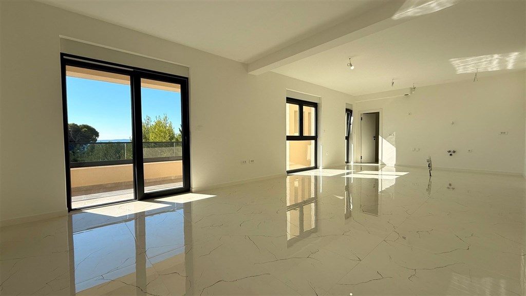 na-prodej-prostorny-novy-apartman-se-3-loznicemi-v-blizkosti-more-privlaka-chorvatsko