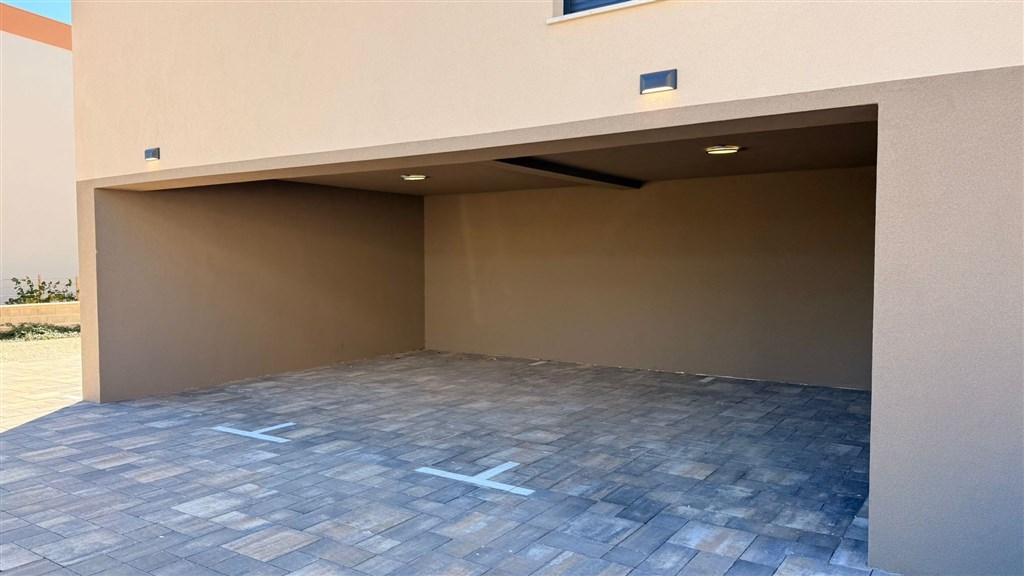 na-prodej-prostorny-novy-apartman-se-3-loznicemi-v-blizkosti-more-privlaka-chorvatsko