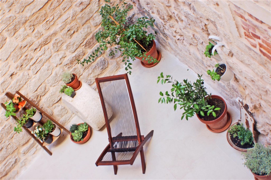 na-prodej-krasny-kamenny-dum-se-ctyrmi-studioapartmany-v-srdci-stareho-mesta-sibenik-chorvatsko