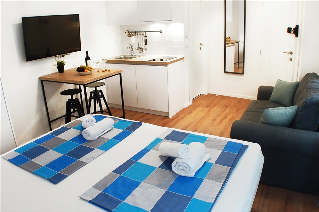 na-prodej-krasny-kamenny-dum-se-ctyrmi-studioapartmany-v-srdci-stareho-mesta-sibenik-chorvatsko