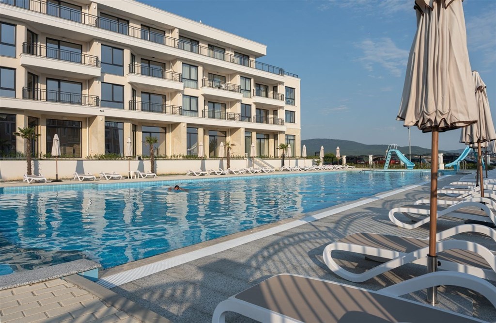 na-prodej-pekny-novy-a-kompletne-vybaveny-apartman-s-jednou-loznici-v-1-rade-od-more-achtopol-bulharsko