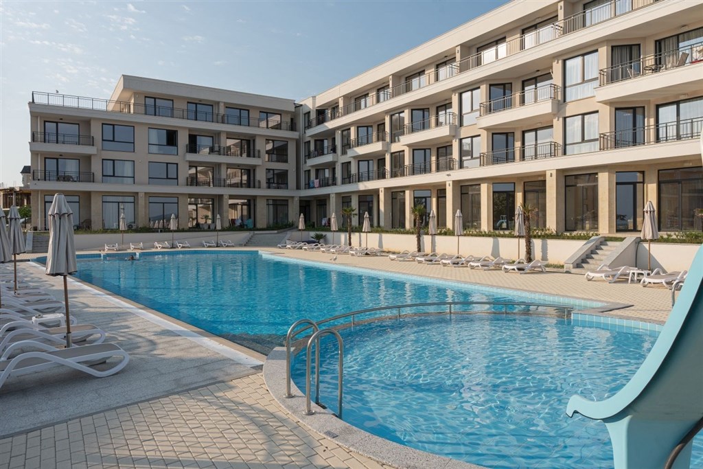 na-prodej-pekny-novy-a-kompletne-vybaveny-apartman-s-jednou-loznici-v-1-rade-od-more-achtopol-bulharsko