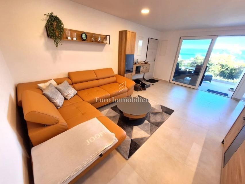 na-prodej-moderni-apartman-s-castecnym-vyhledem-na-more-malinska-ostrov-krk-chorvatsko