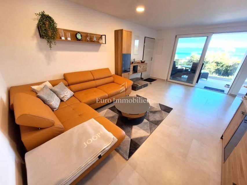 na-prodej-moderni-apartman-s-castecnym-vyhledem-na-more-malinska-ostrov-krk-chorvatsko