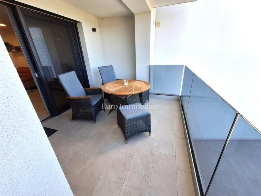 na-prodej-moderni-apartman-s-castecnym-vyhledem-na-more-malinska-ostrov-krk-chorvatsko