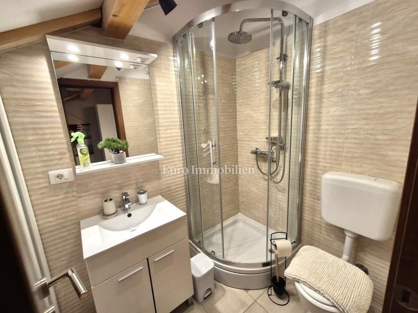 na-prodej-pekny-mezonetovy-apartman-v-klidne-lokalite-v-blizkosti-more-malinska-chorvatsko