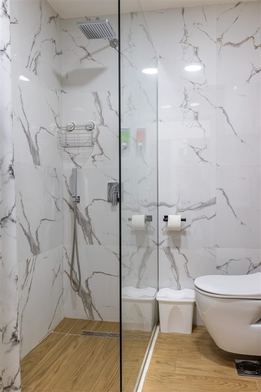 na-prodej-stylovy-a-moderni-byt-s-balkonem-a-panoramatickym-vyhledem-ve-3-patre-bar-cerna-hora