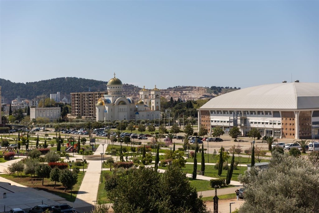 na-prodej-stylovy-a-moderni-byt-s-balkonem-a-panoramatickym-vyhledem-ve-3-patre-bar-cerna-hora