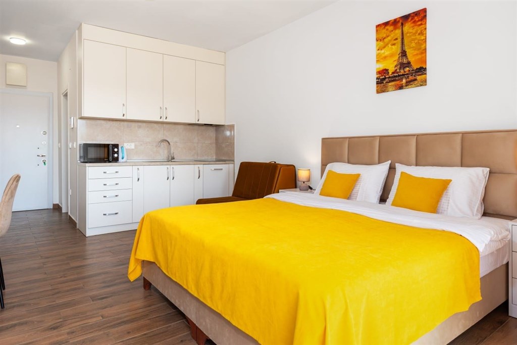 na-prodej-stylovy-a-moderni-byt-s-balkonem-a-panoramatickym-vyhledem-ve-3-patre-bar-cerna-hora