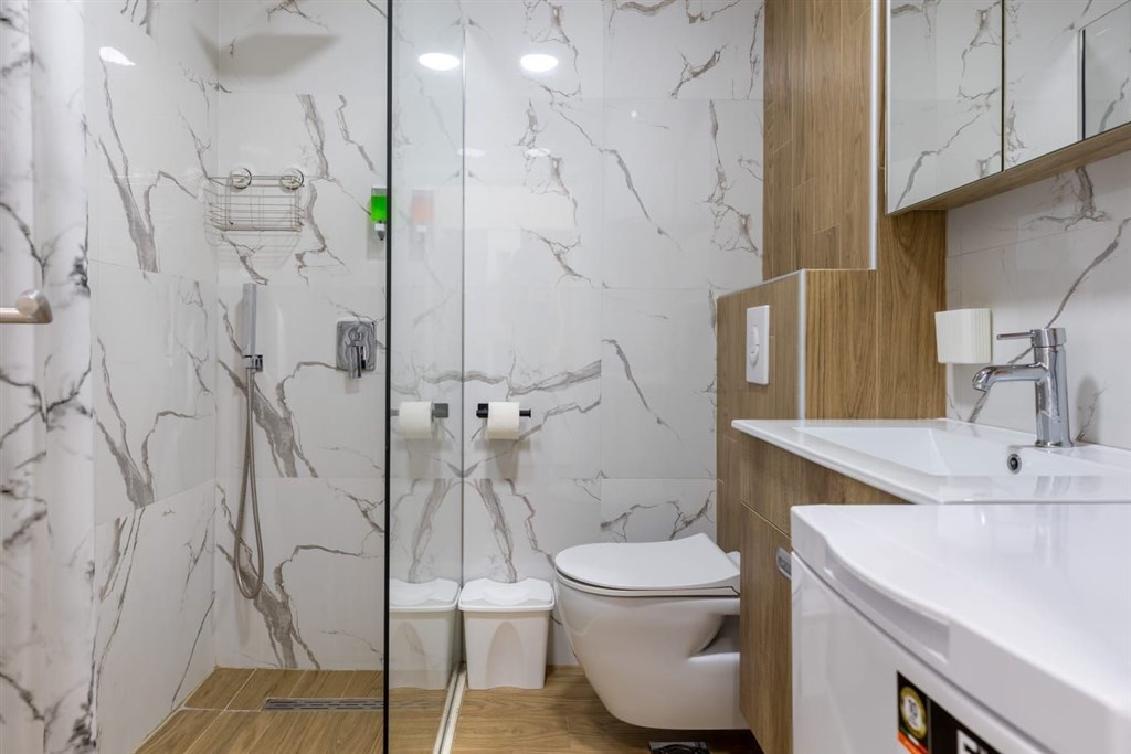 na-prodej-stylovy-a-moderni-byt-s-balkonem-a-panoramatickym-vyhledem-ve-3-patre-bar-cerna-hora