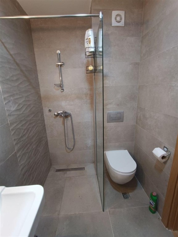 na-prodej-novy-jednoloznicovy-apartman-200-metru-od-more-becici-cerna-hora