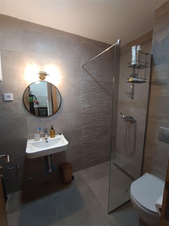 na-prodej-novy-jednoloznicovy-apartman-200-metru-od-more-becici-cerna-hora