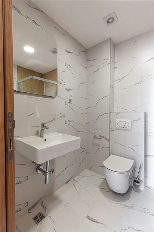 novy-a-moderni-byt-s-balkonem-nedaleko-more-v-primorskem-stredisku-budva-cerne-hora