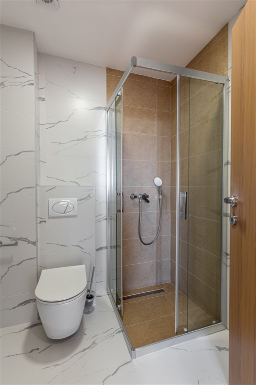 novy-a-moderni-byt-s-balkonem-nedaleko-more-v-primorskem-stredisku-budva-cerne-hora