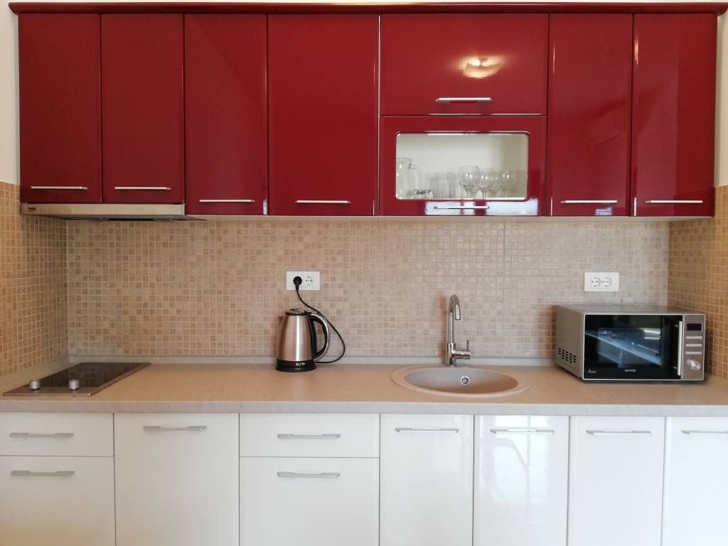 na-prodej-utulny-apartman-s-vyhledem-na-more-v-becici-cerna-hora