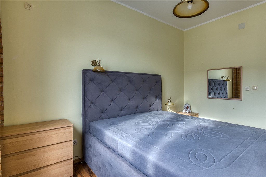 na-prodej-svetly-jednoloznicovy-apartman-s-balkonem-v-sutomotre-cerna-hora