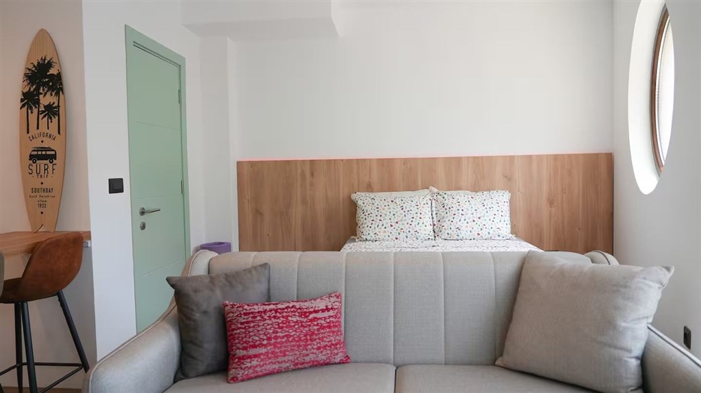 na-prodej-jedinecne-studio-a-modernim-designem-v-becici-cena-hora