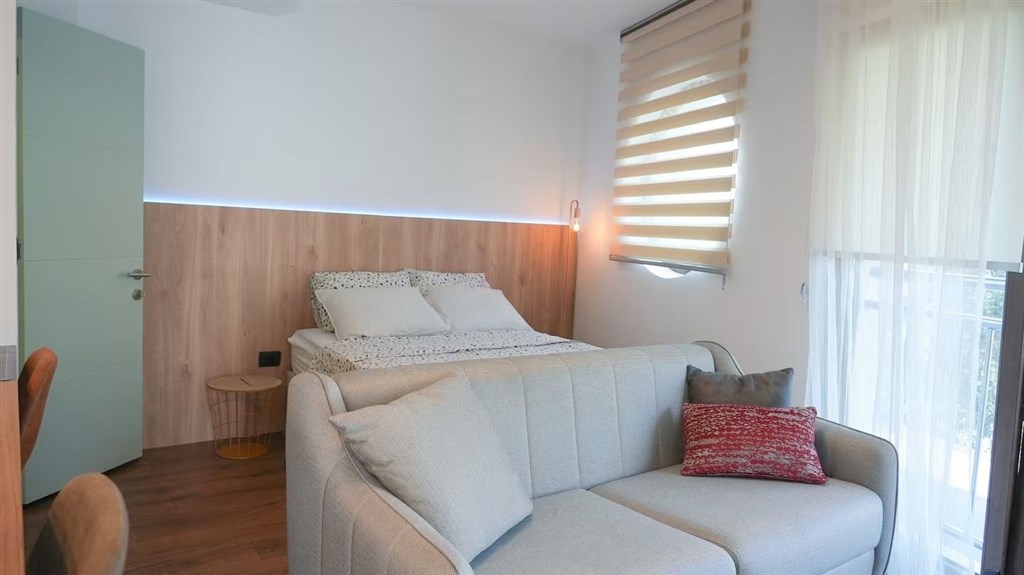 na-prodej-jedinecne-studio-a-modernim-designem-v-becici-cena-hora