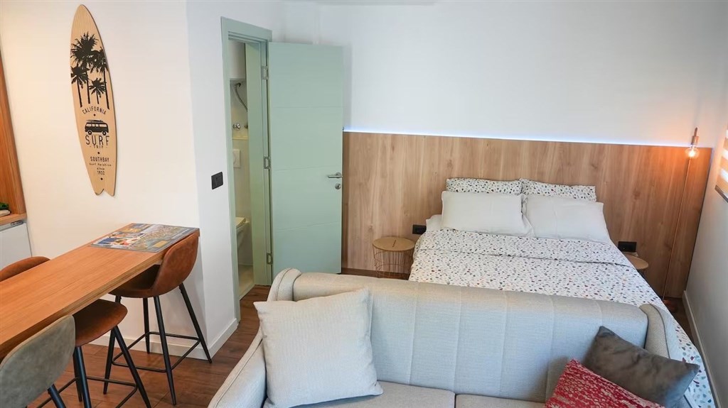 na-prodej-jedinecne-studio-a-modernim-designem-v-becici-cena-hora