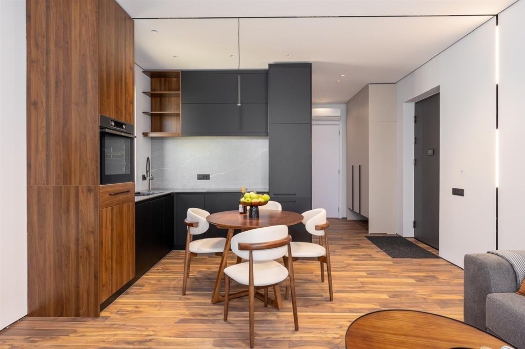 na-prodej-luxusni-apartman-v-pobliz-tivatu-cerna-hora