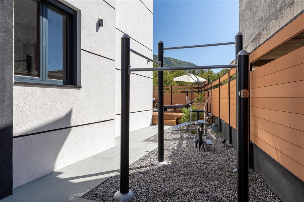 na-prodej-luxusni-apartman-v-pobliz-tivatu-cerna-hora