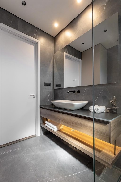 na-prodej-luxusni-apartman-v-pobliz-tivatu-cerna-hora