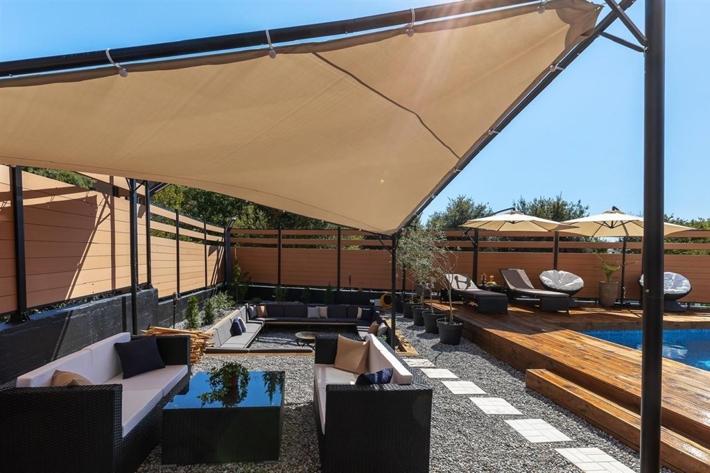 na-prodej-luxusni-apartman-v-pobliz-tivatu-cerna-hora