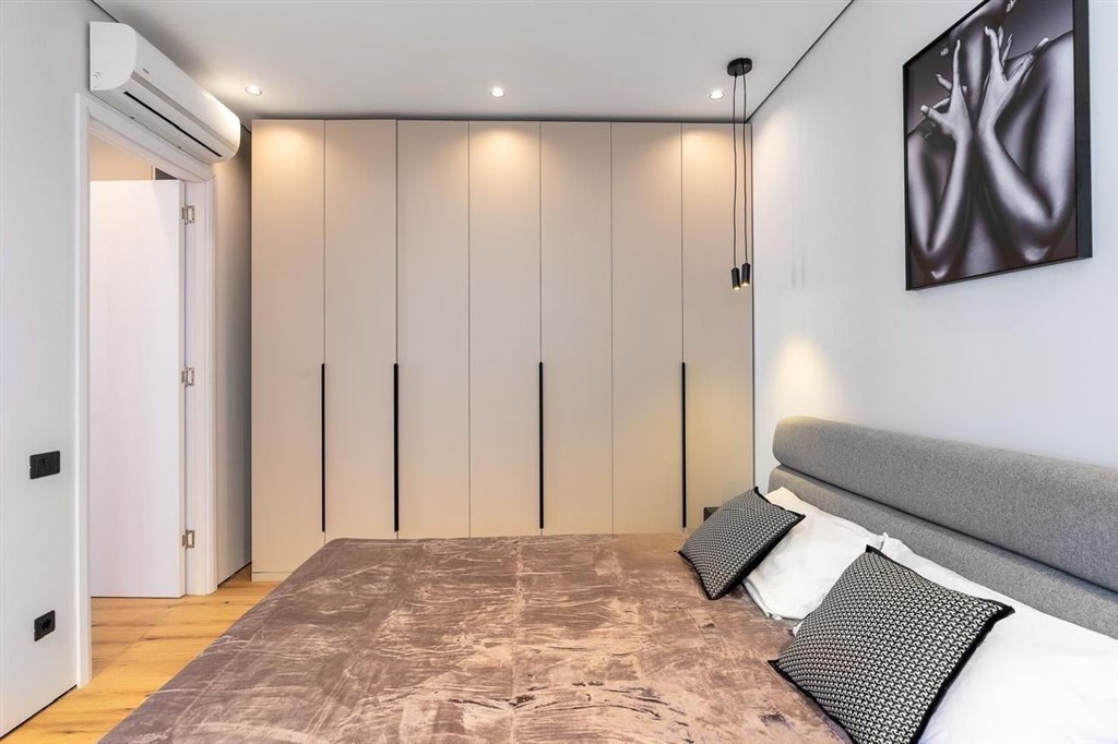 na-prodej-luxusni-apartman-v-pobliz-tivatu-cerna-hora