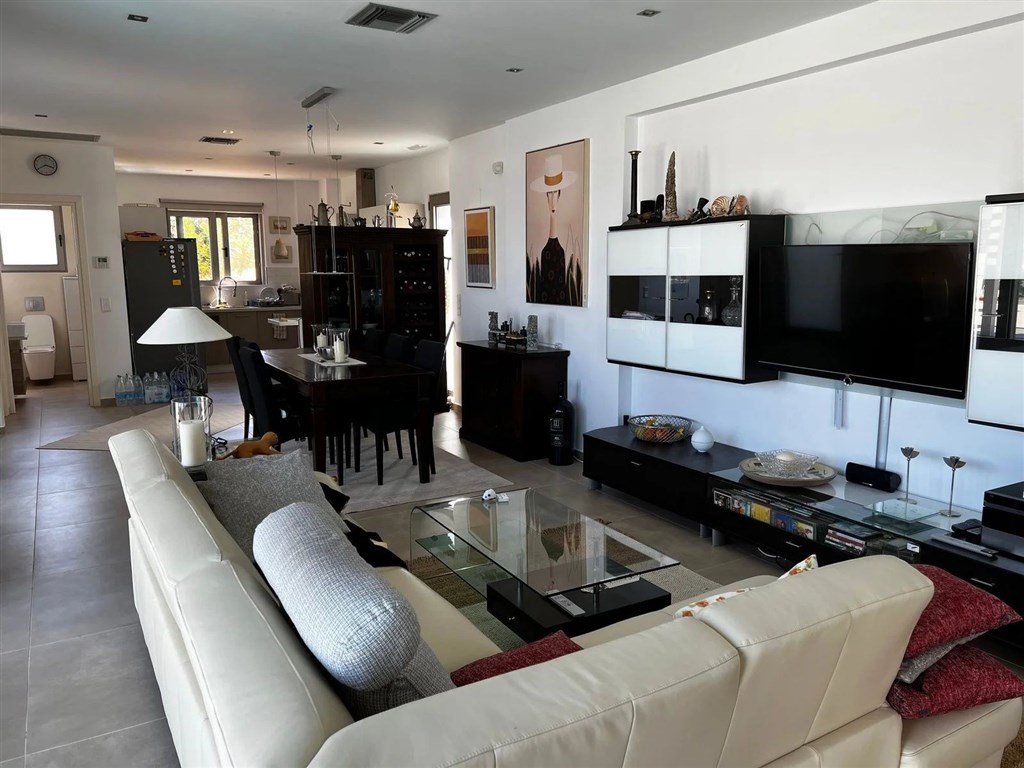 na-prodej-dvoupatrova-vila-s-nekonecnym-bazenem-a-vyhledem-na-more-v-kolimbari-kreta-recko