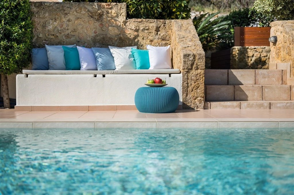 na-prodej-premiova-vila-s-vyhledem-na-more-a-kretskou-krajinu-v-obci-arafata-kreta-recko