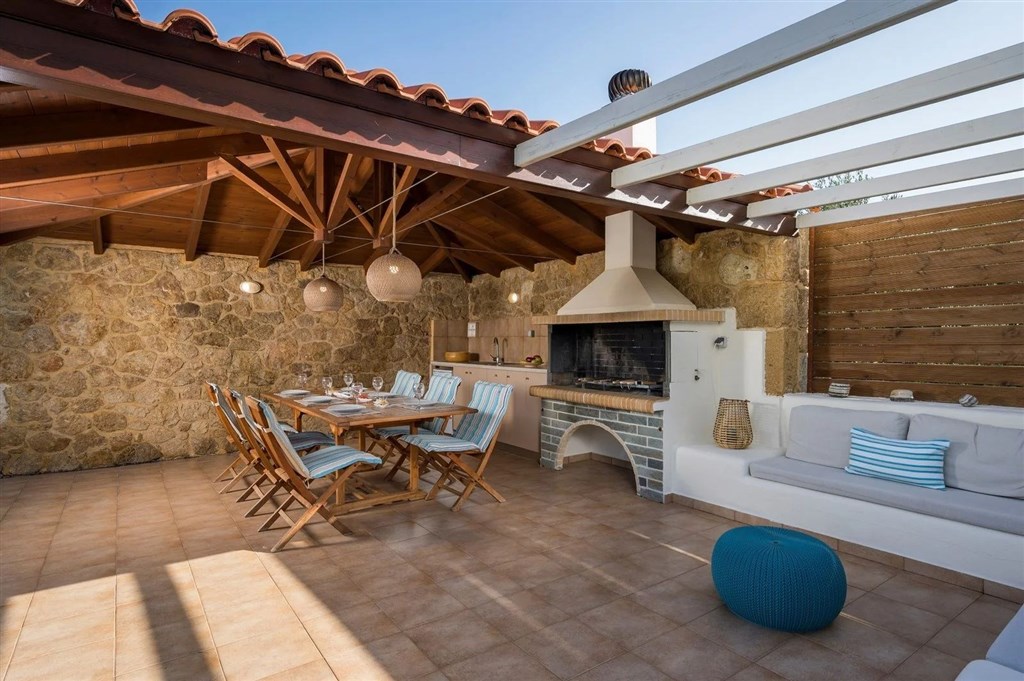 na-prodej-premiova-vila-s-vyhledem-na-more-a-kretskou-krajinu-v-obci-arafata-kreta-recko