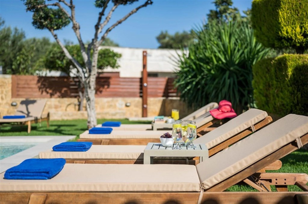 na-prodej-premiova-vila-s-vyhledem-na-more-a-kretskou-krajinu-v-obci-arafata-kreta-recko