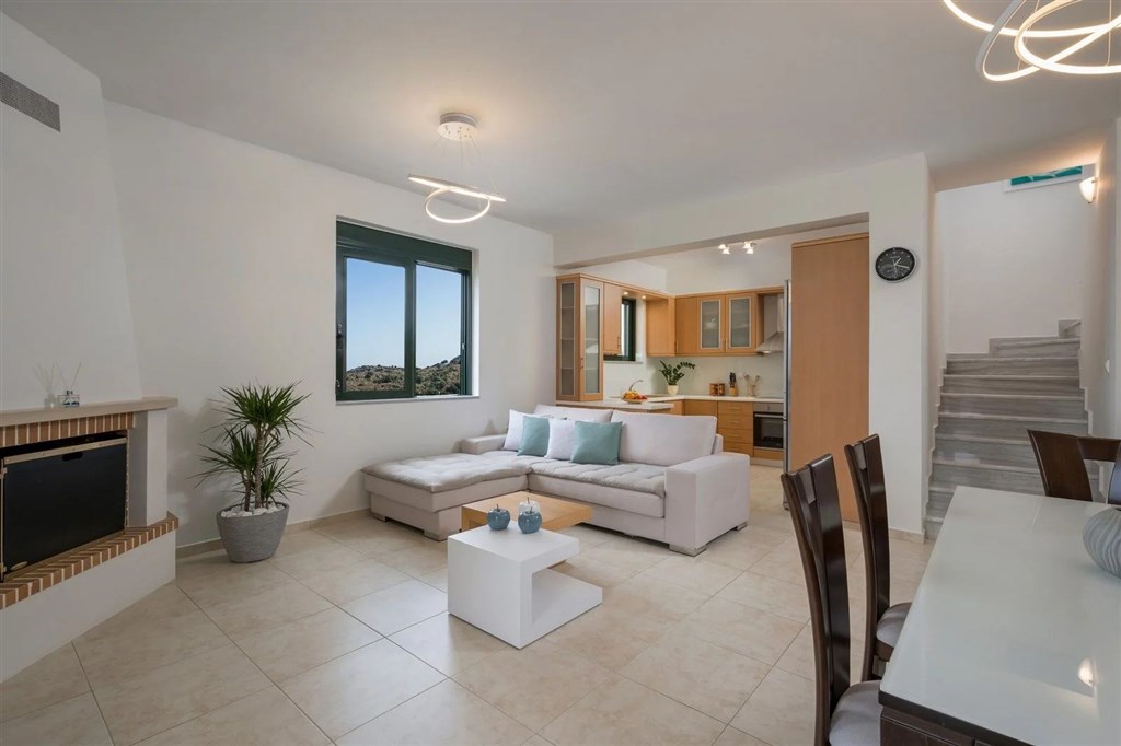 na-prodej-premiova-vila-s-vyhledem-na-more-a-kretskou-krajinu-v-obci-arafata-kreta-recko