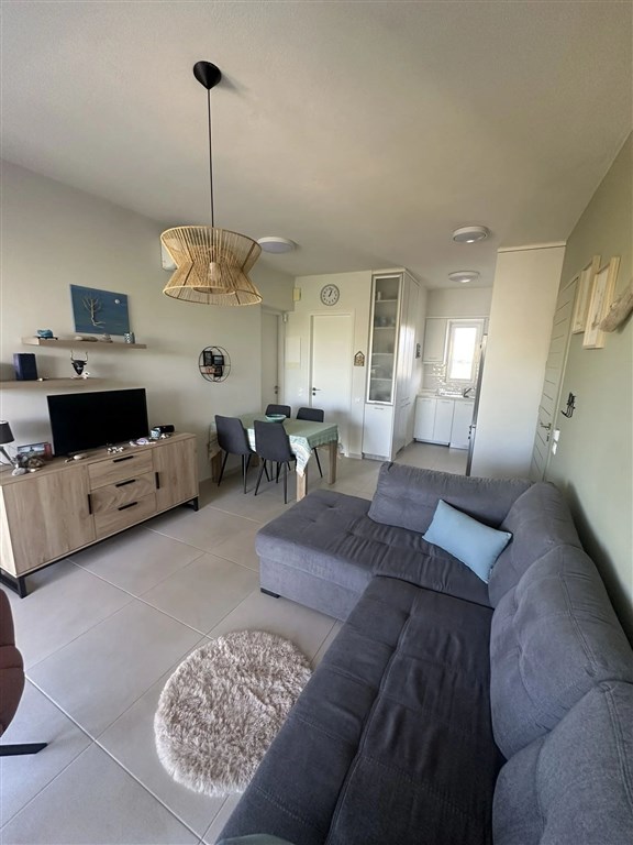 na-prodej-apartman-v-prizemi-jen-par-kroku-od-plaze-v-maleme-kreta-chania