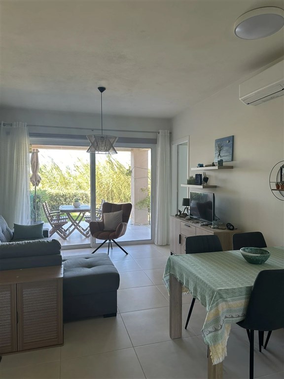 na-prodej-apartman-v-prizemi-jen-par-kroku-od-plaze-v-maleme-kreta-chania