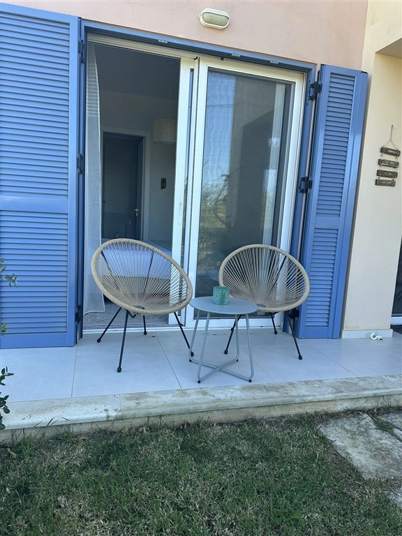 na-prodej-apartman-v-prizemi-jen-par-kroku-od-plaze-v-maleme-kreta-chania