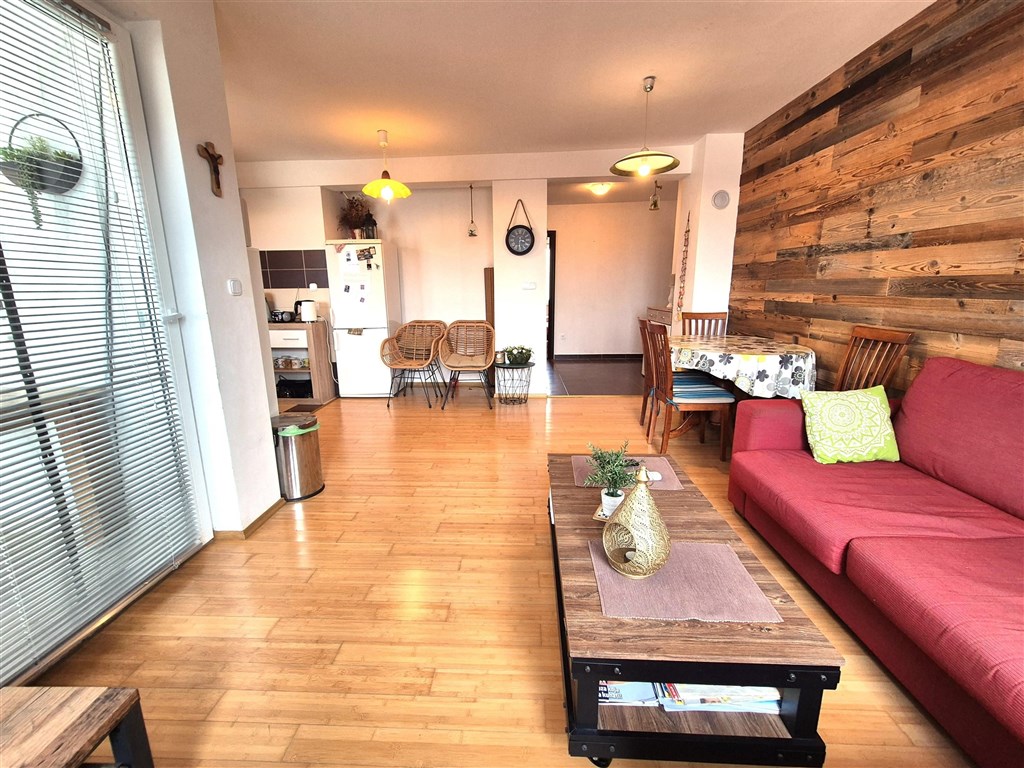 na-prodej-pekny-apartman-se-dvema-loznicemi-s-castecnym-vyhledem-na-more-silo-ostrov-krk-chorvatsko