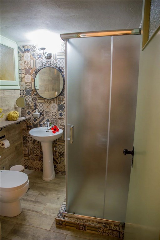 na-prodej-zrekonstruovany-a-kompletne-zarizeny-apartman-v-centru-mesta-chania-kreta-recko