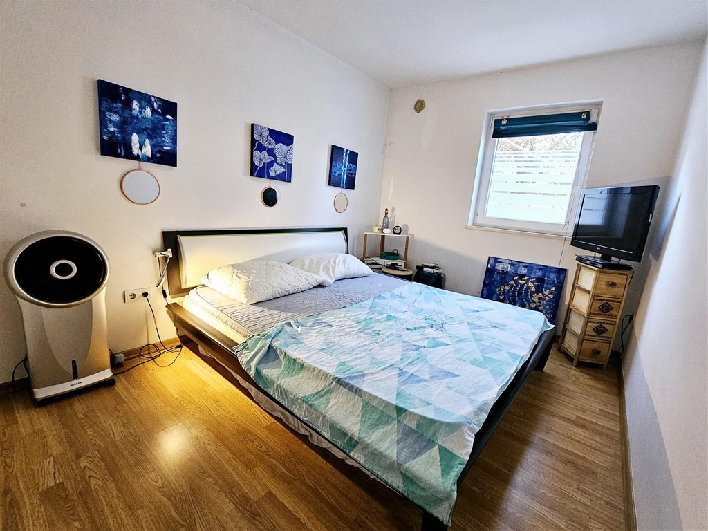 na-prodej-hezky-apartman-s-predzahradkou-v-blizkosti-more-malinska-ostrov-krk-chorvatsko