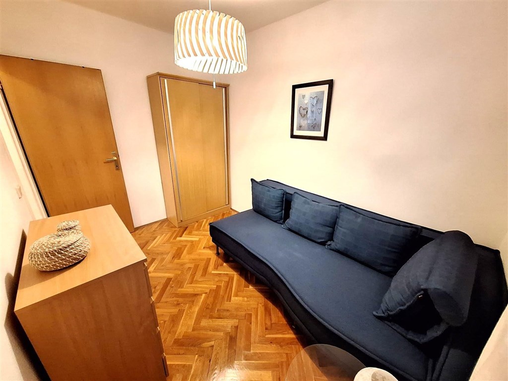 na-prodej-apartman-se-dvema-loznicemi-prostornou-lodzii-v-meste-krk-v-blizkosti-more-chorvatsko