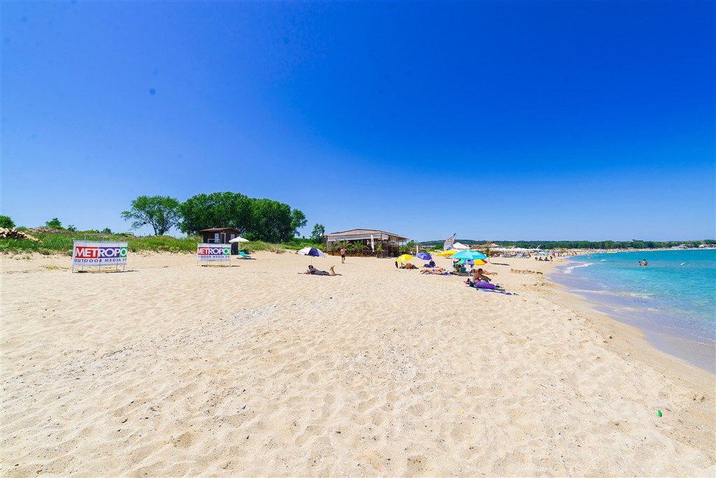 na-prodej-velmi-pekny-a-moderni-apartman-s-jednou-loznici-par-metru-od-more-a-plaze-sozopol-bulharsko