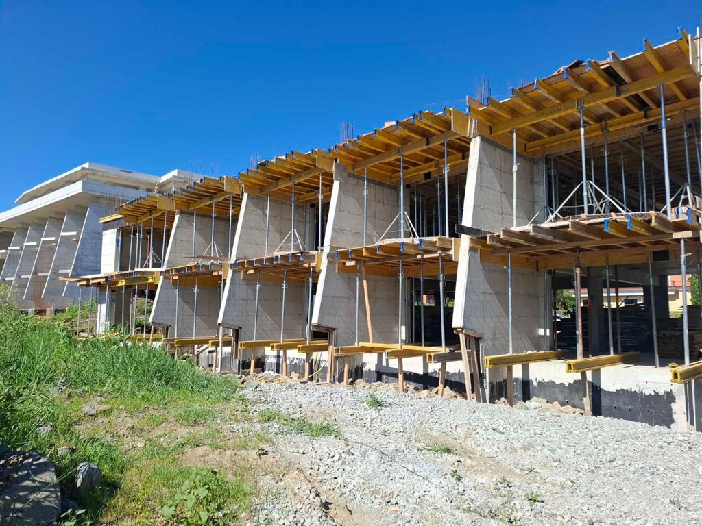 na-prodej-velmi-pekny-a-moderni-apartman-s-jednou-loznici-par-metru-od-more-a-plaze-sozopol-bulharsko