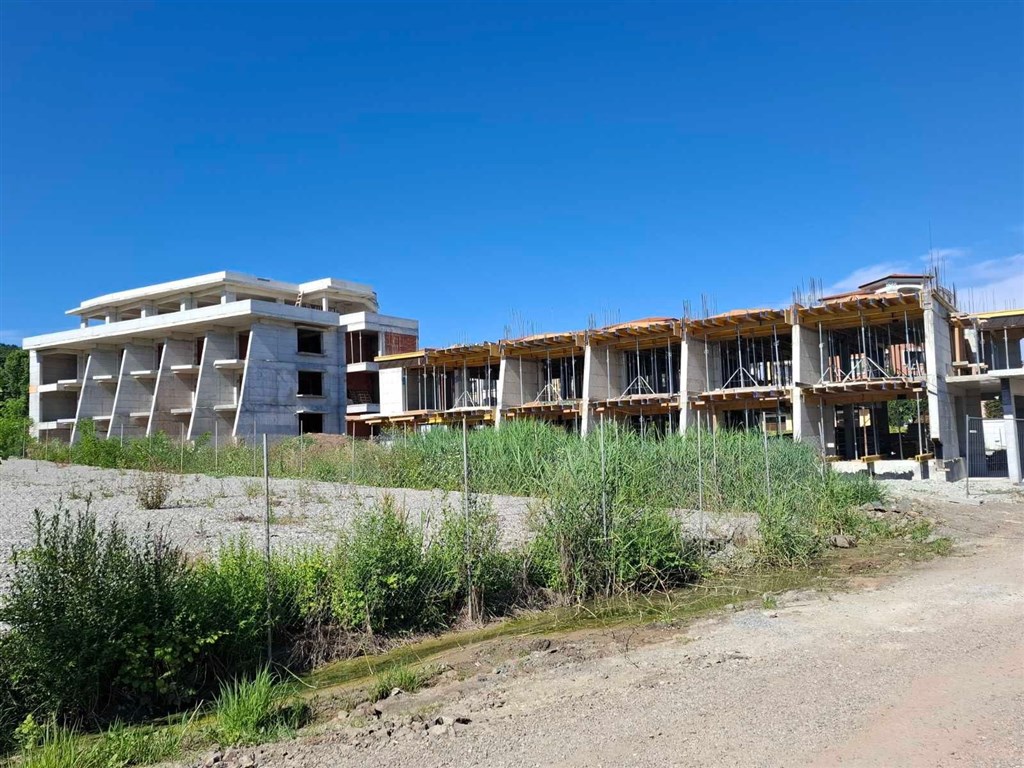 na-prodej-velmi-pekny-a-moderni-apartman-s-jednou-loznici-par-metru-od-more-a-plaze-sozopol-bulharsko