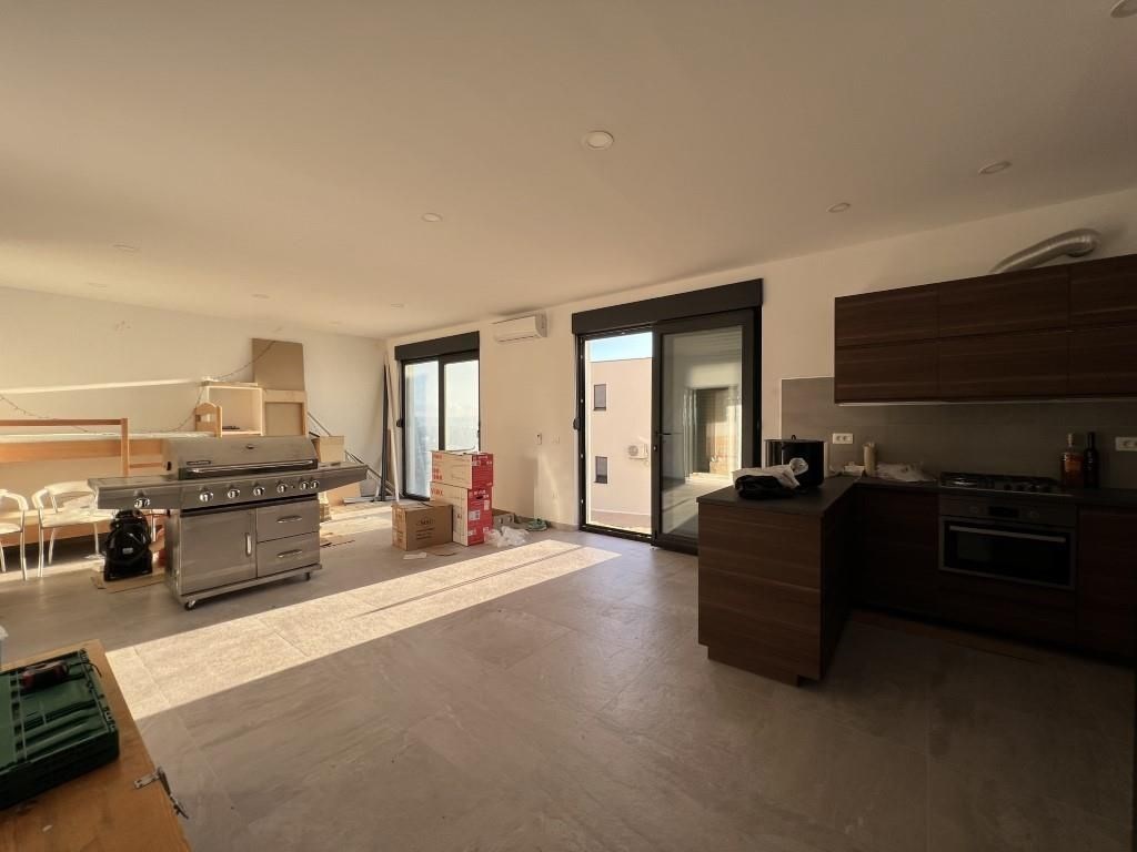 nova-vila-s-bazenem-a-nadhernym-vyhledem-na-more-oblast-makarska-chorvatsko