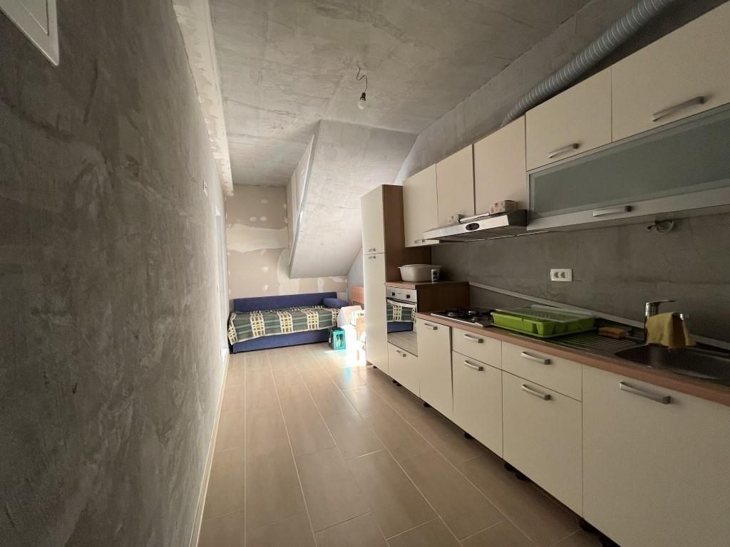 nova-vila-s-bazenem-a-nadhernym-vyhledem-na-more-oblast-makarska-chorvatsko